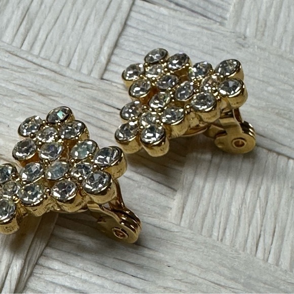 Monet Vintage Flower Crystal Clip Earrings - Picture 9 of 13